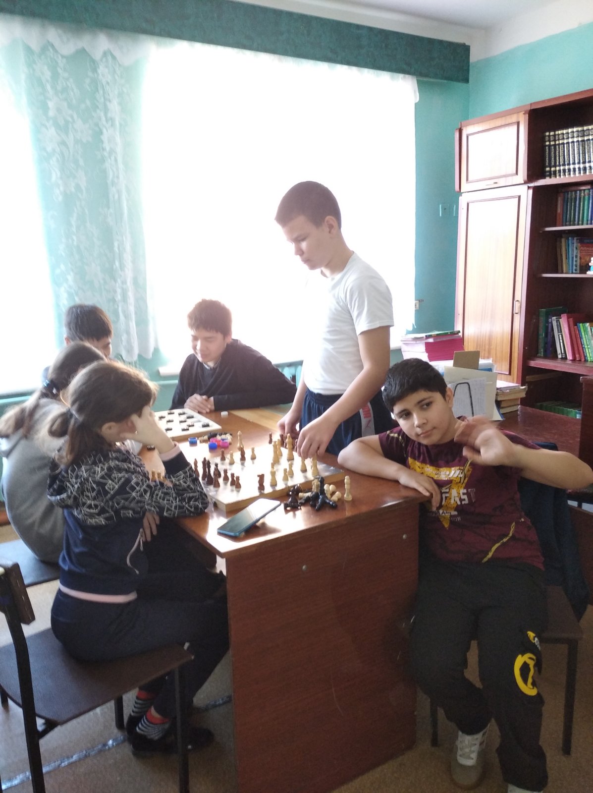 1 ноября 2022г в школе прошли соревнования по шахматам, посвящённые 120-летию образования школы, под руководством руководителя кружка «Шахматы» Паниной Н.В.